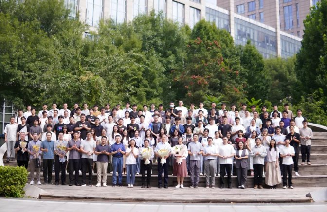 所在团队成功研制国际首创的“气液耦合