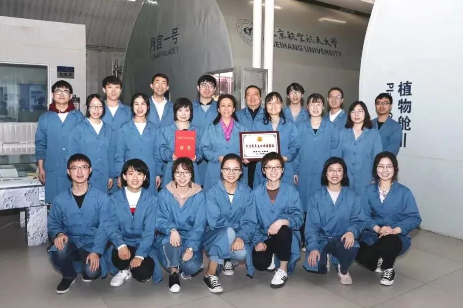 鲜活讲述了人工生态系统如何高效服务人
