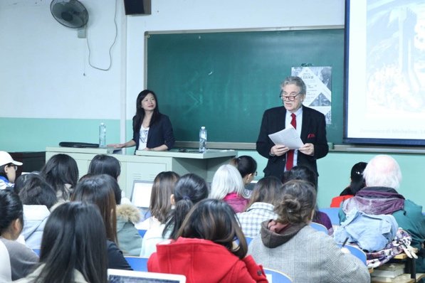深耕人文讲台十余载