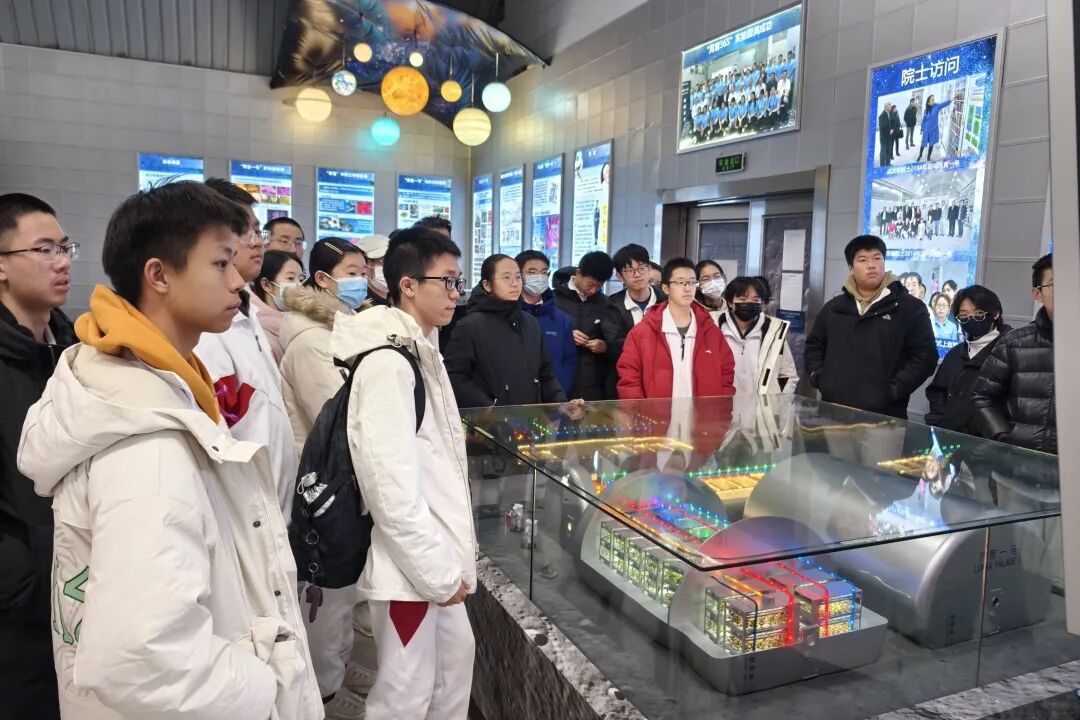 让青少年在课堂之上直观触摸生态科学与