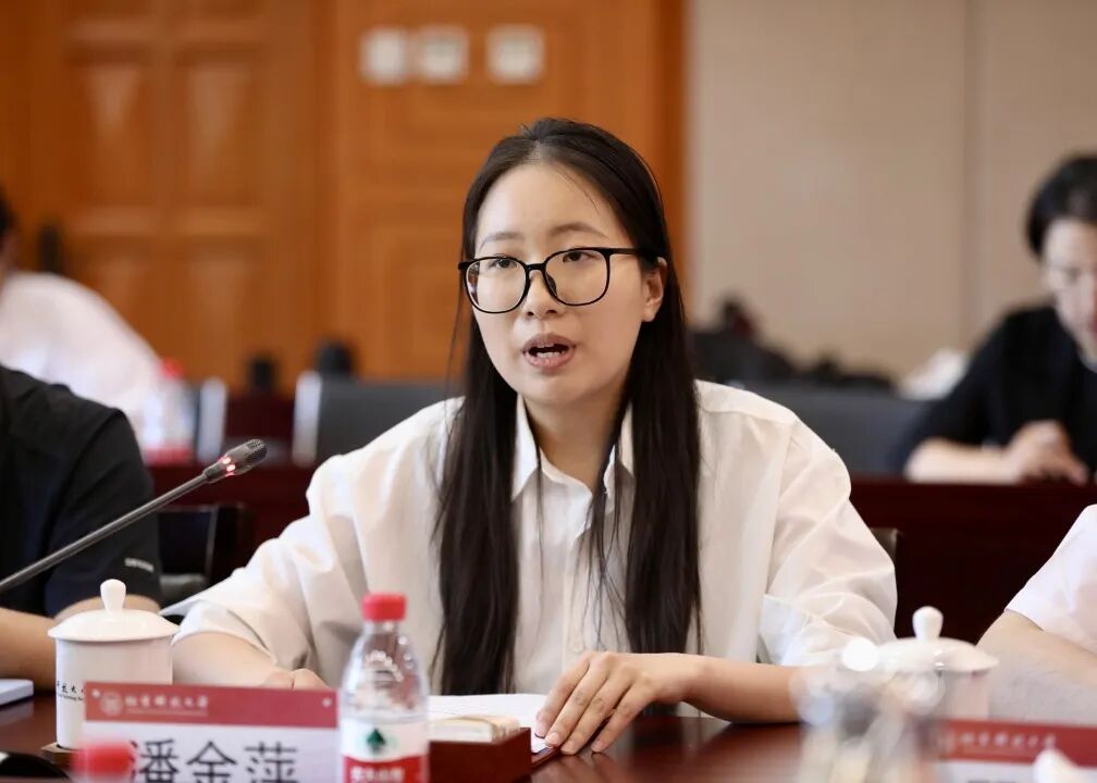倾听青年心声