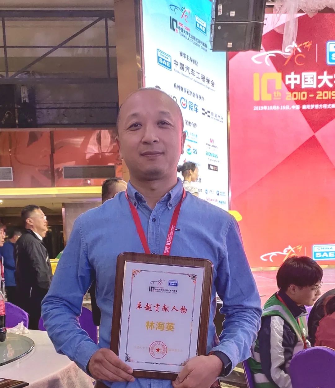 他专门从事实验教学