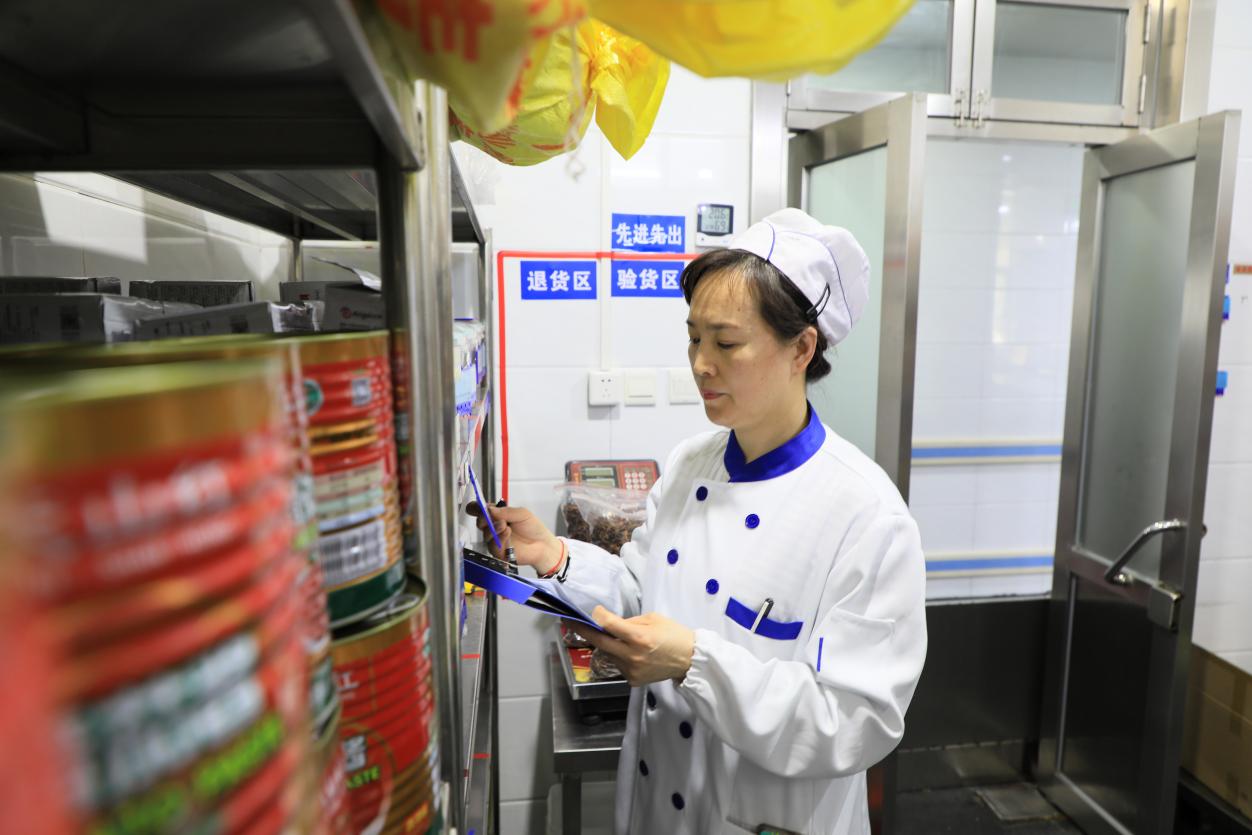 后勤服务中心推出2025年度“最美后