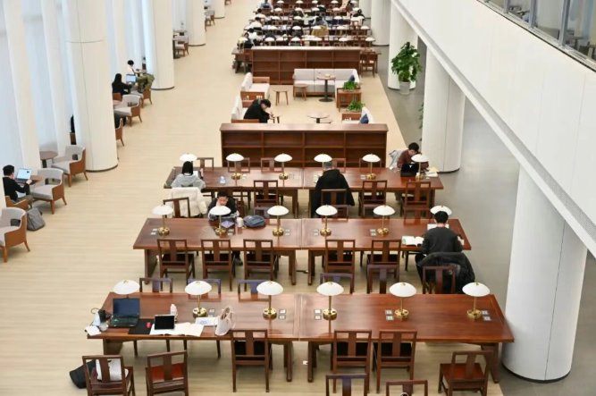 并对新学期教学工作给予指导
