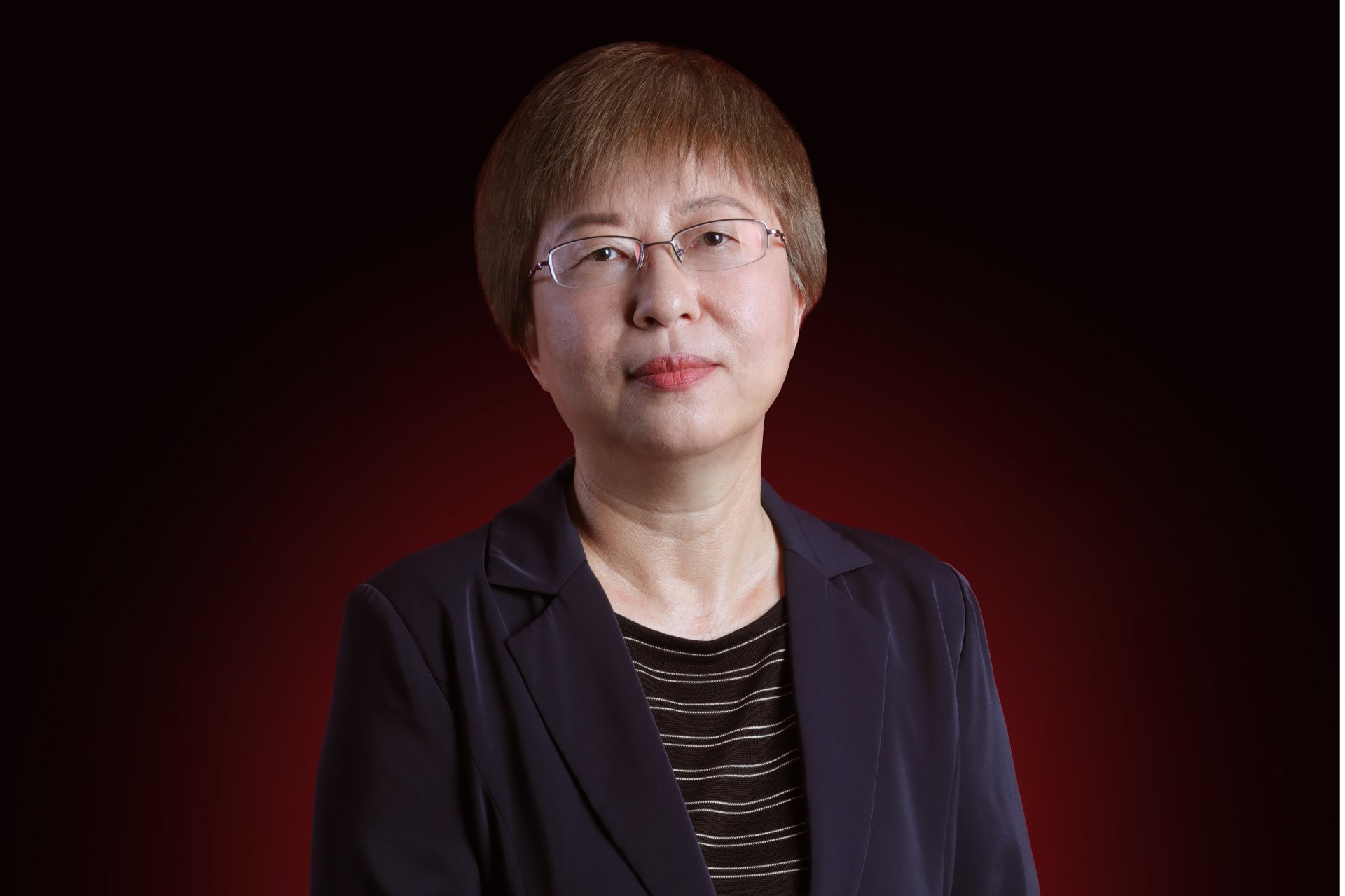 以“立德树人成就奖”树立从教30年以