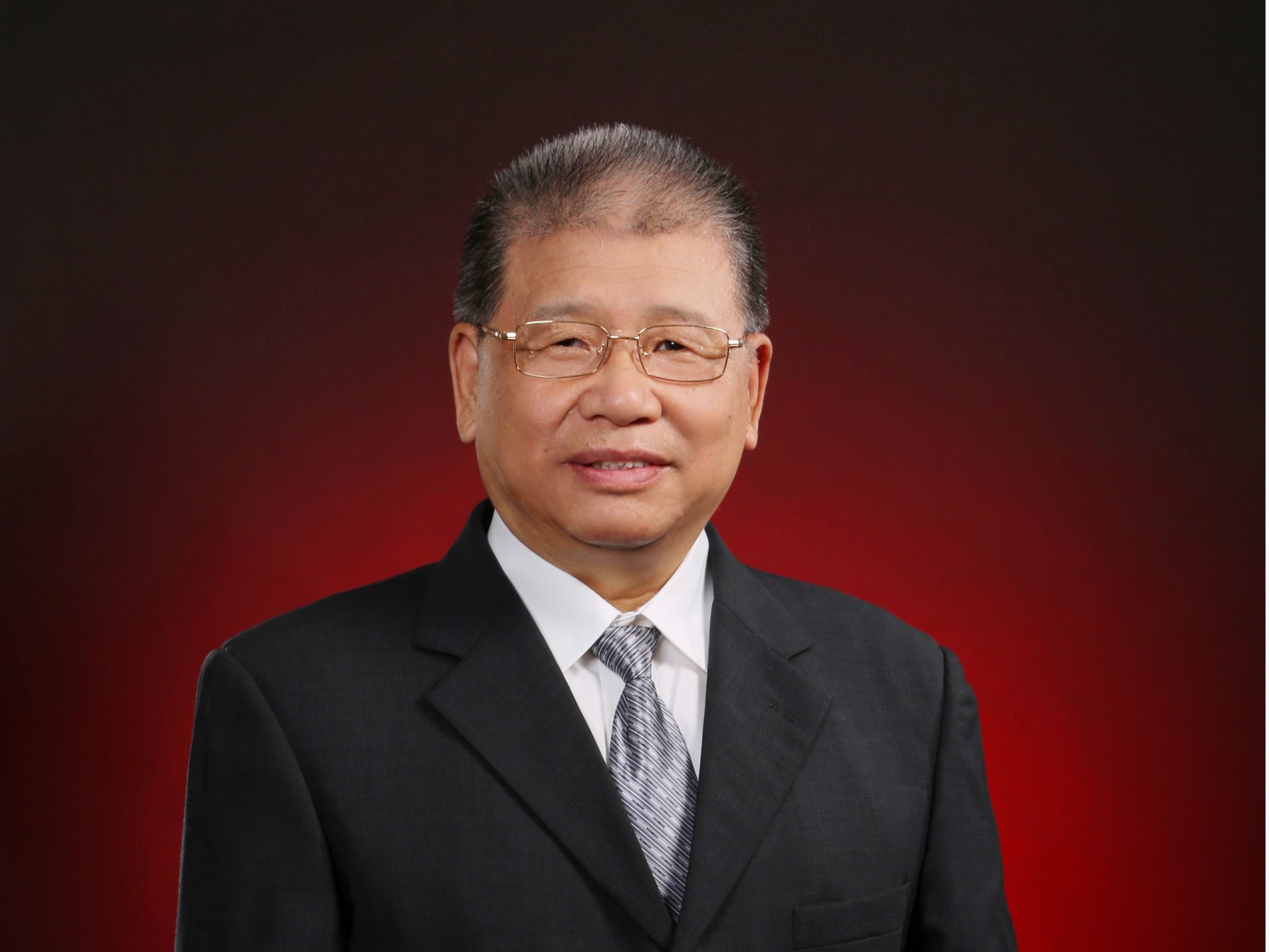 以“立德树人卓越奖”树立从教15年以