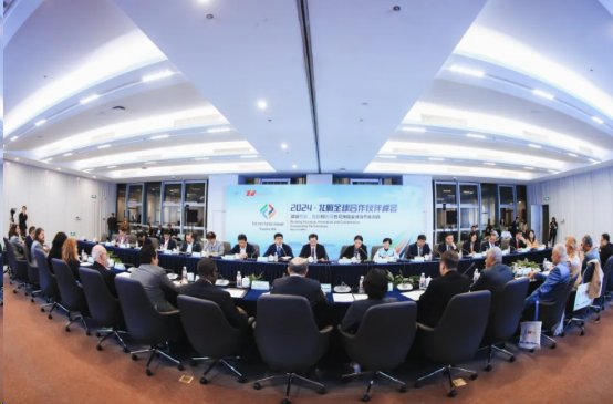 阿贝尔奖得主等顶尖学者客座交流