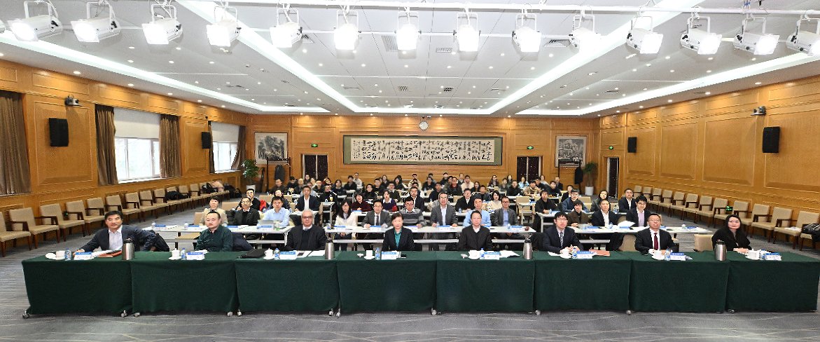 推动包括联合研究