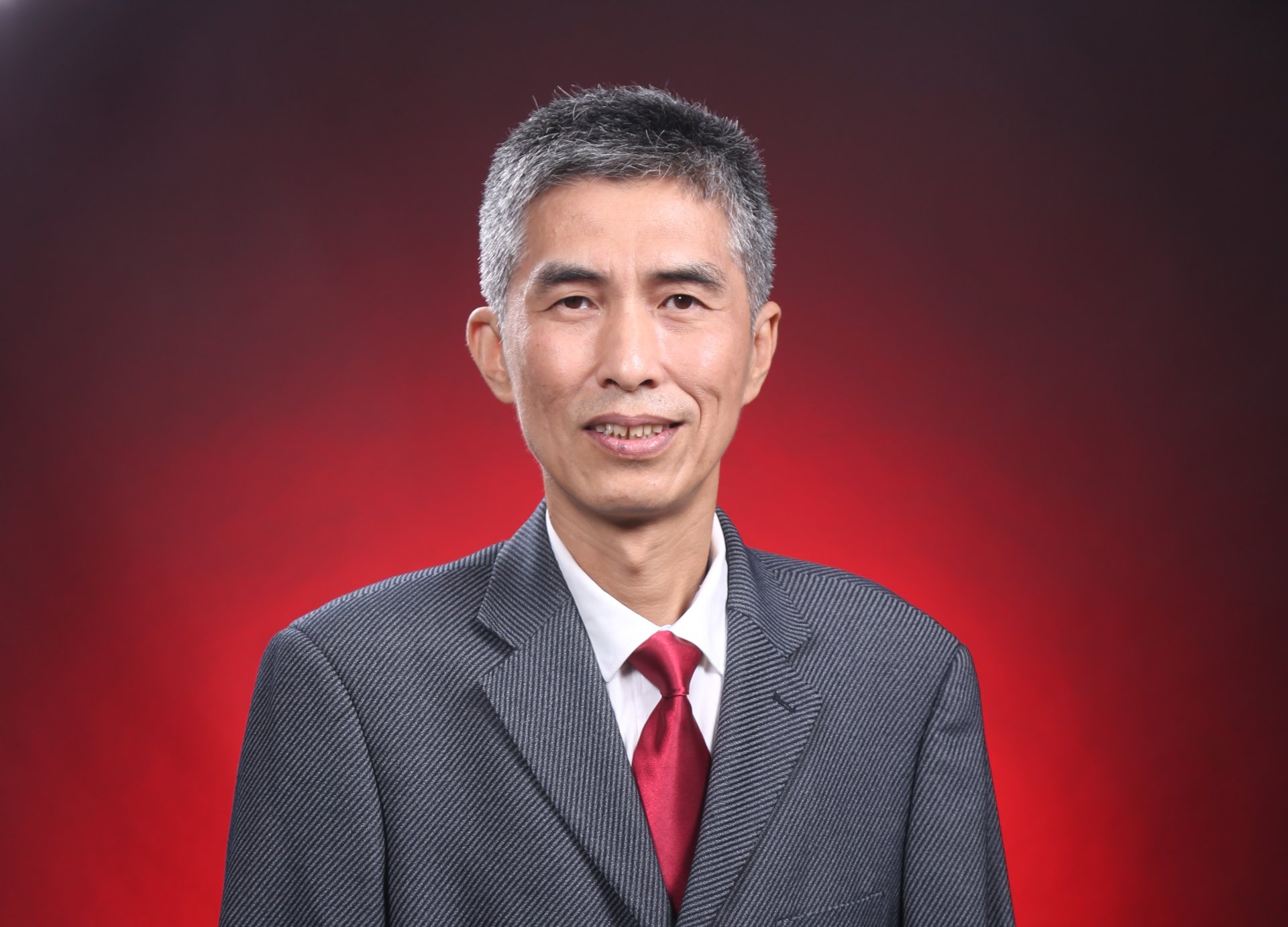 年平均授课96学时